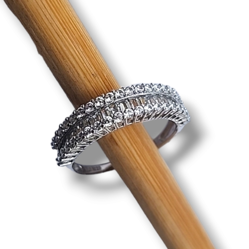 STERLING SILVER 925 3 Row CZ Wedding Band Ring Size 8 Baguette Round Anniversary - Picture 16 of 16
